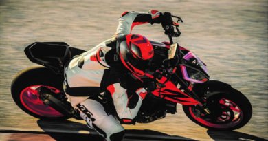 KTM lança a 1290 Super Duke R 2019 com novos grafismos e cores ktm 1290 super duke r 2019