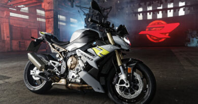 BMW S 1000 R 2021 é revelada: versão ‘naked’ da superesportiva S 1000 RR bmw s 1000 r 2021