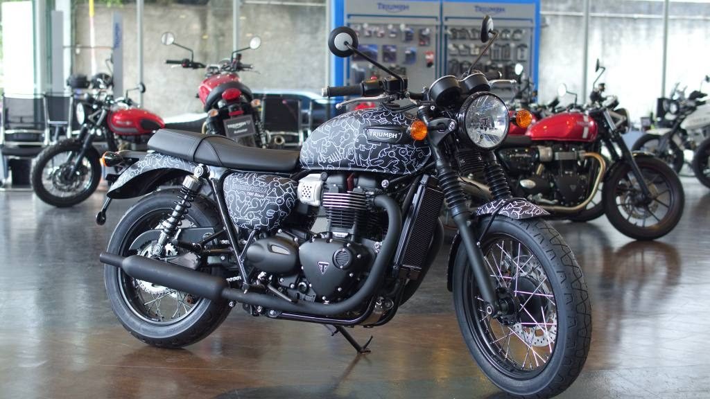 triumph bonneville t100 black chivitz