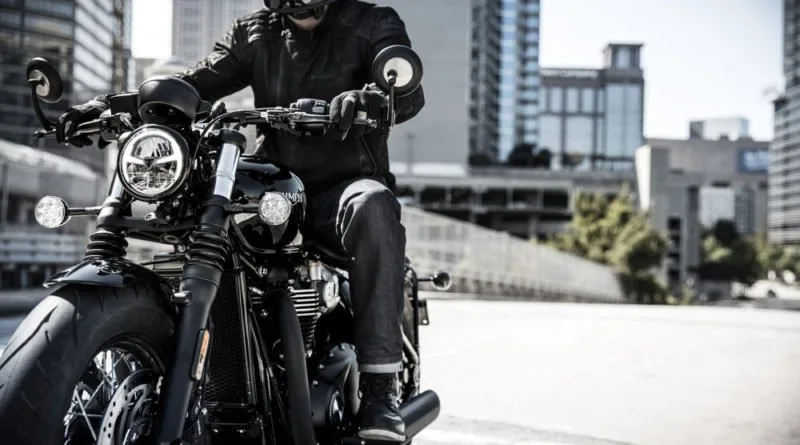 triumph bobber black
