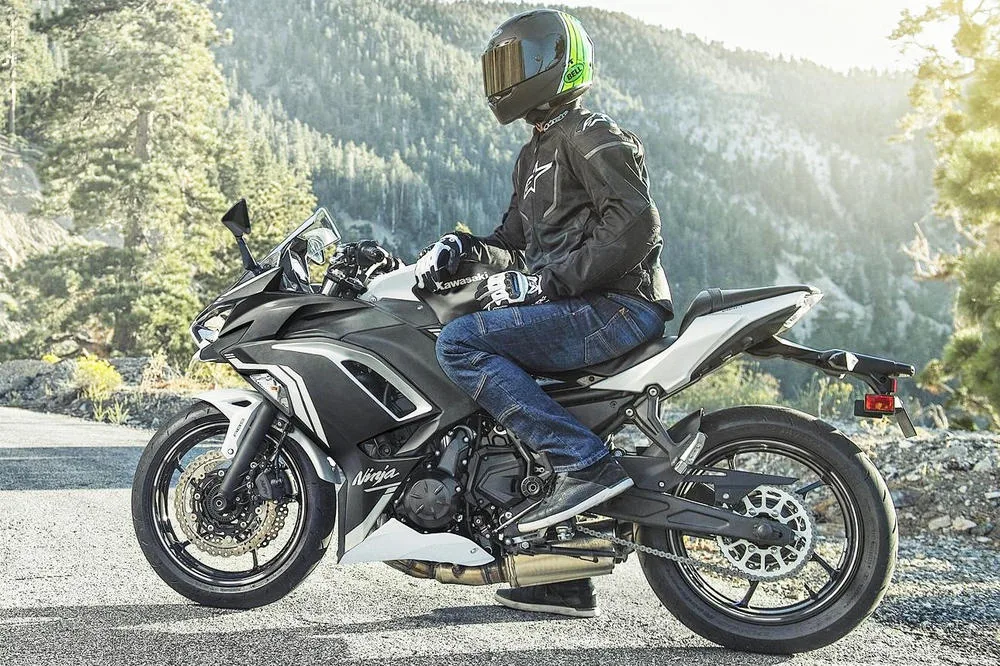 Kawasaki Ninja 650 2020 ganha visual da ZX-6R e Ninja 400 na Europa