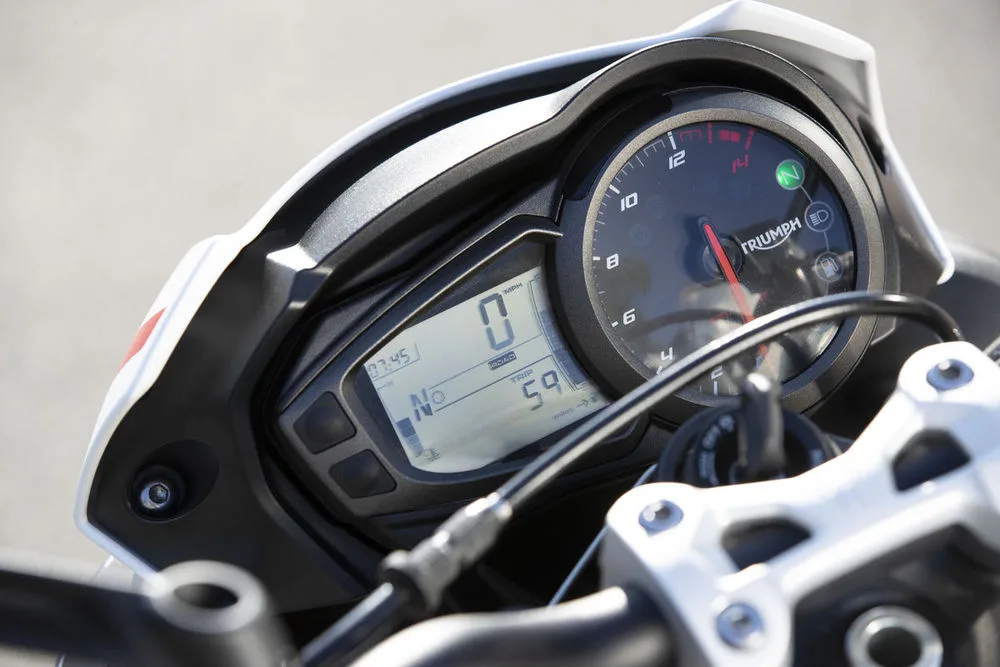 triumph street triple s 2020
