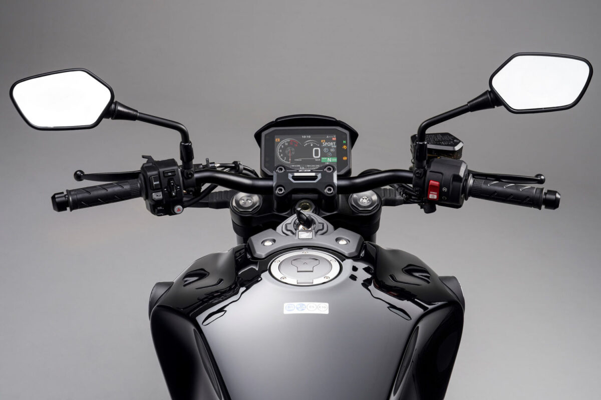 honda cb1000r 2021 black edition tanque e painel