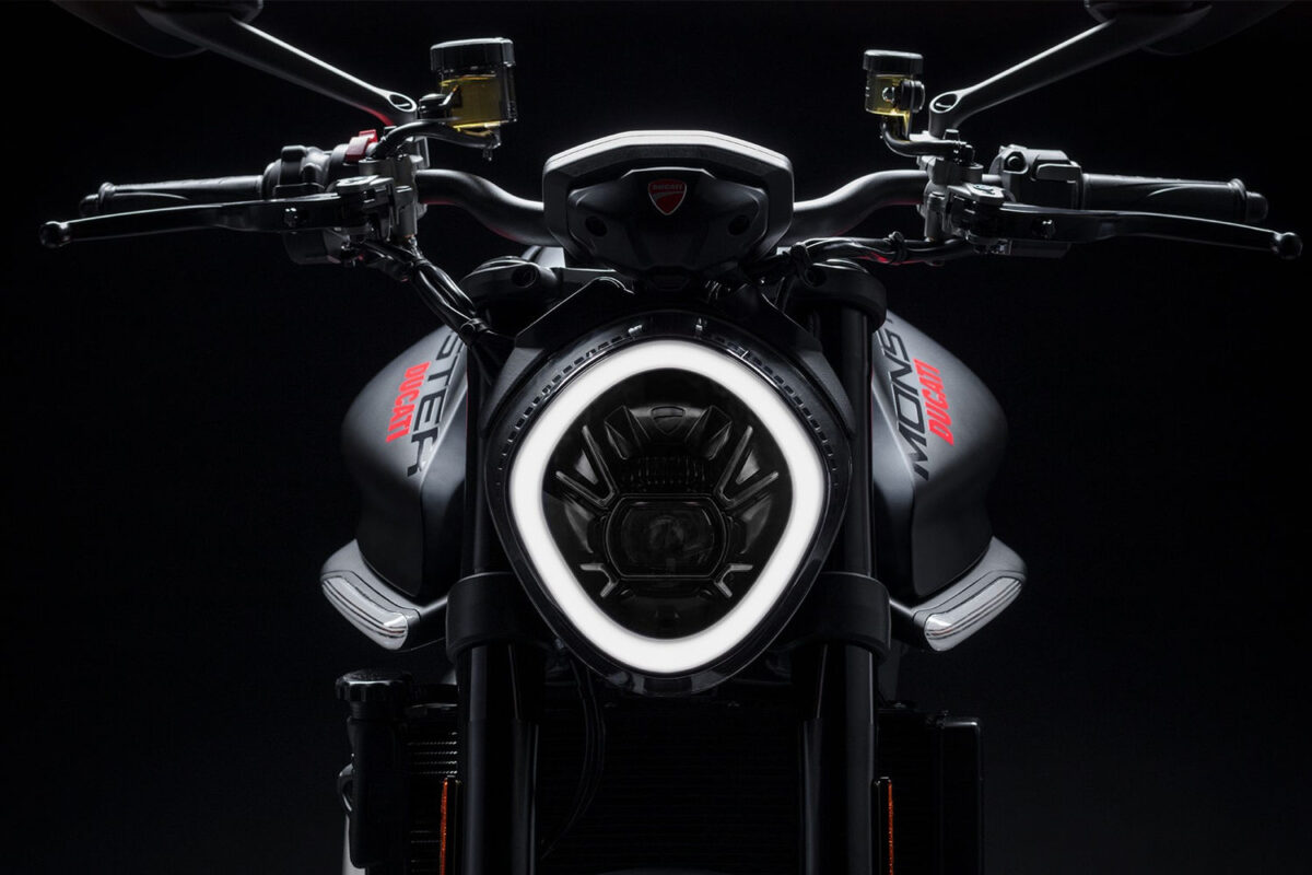 ducati monster 2021 frente farol