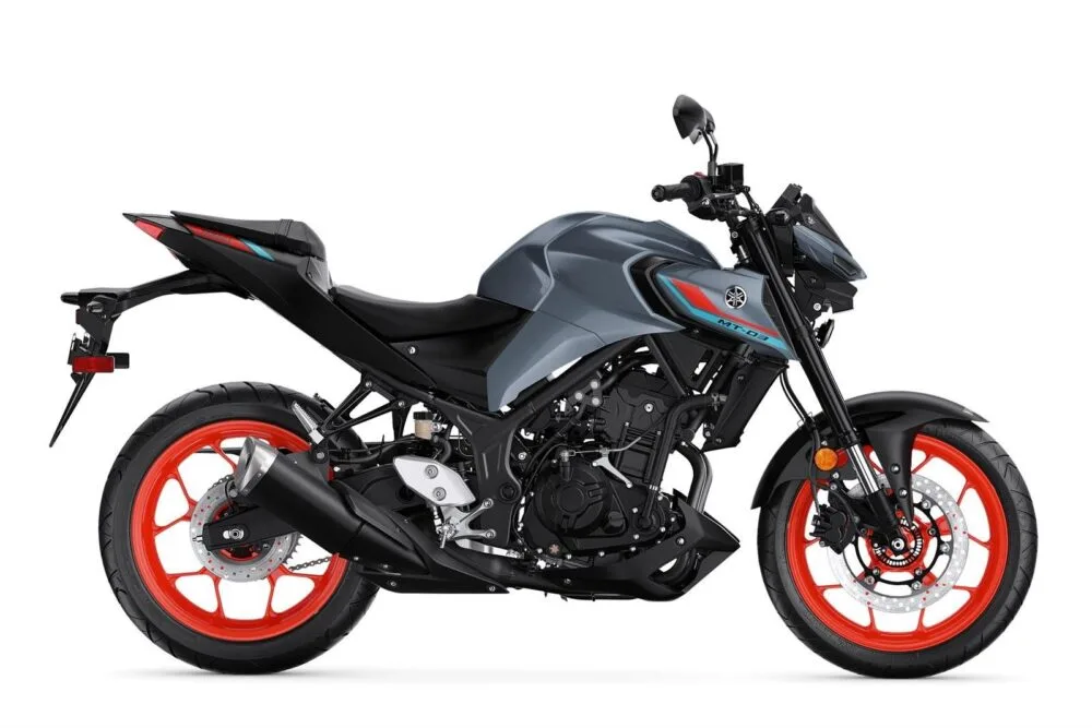 yamaha mt-03 abs 2022 cinza sólido lateral direita