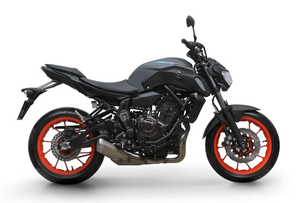 yamaha mt-07 2022 brasil cinza lateral direita