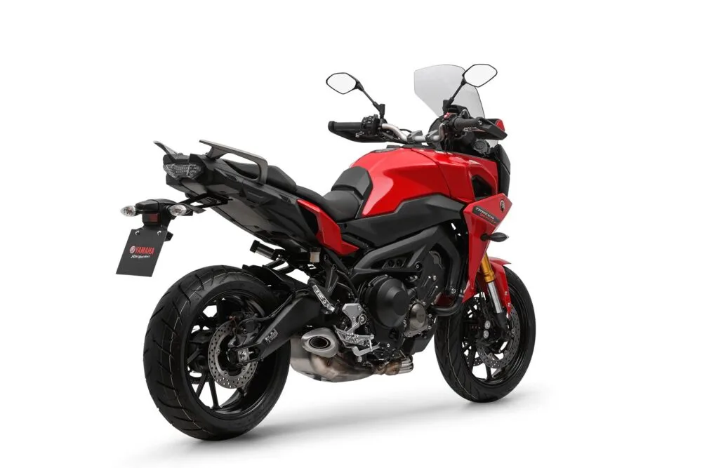 yamaha tracer 900 gt 2022 vermelha traseira lateral direita