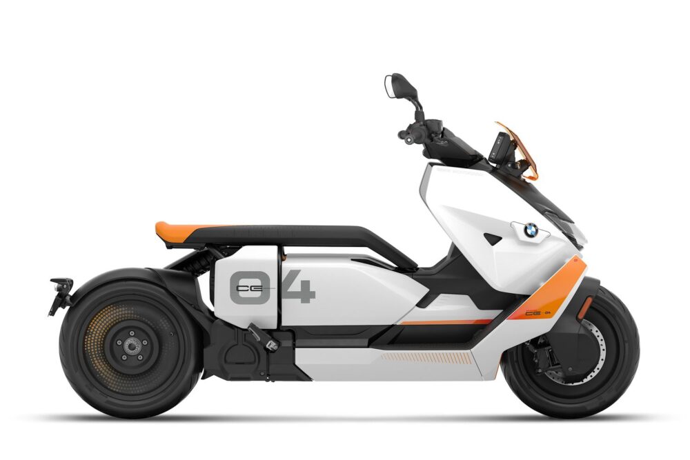 bmw ce 04 branca laranja lateral direita