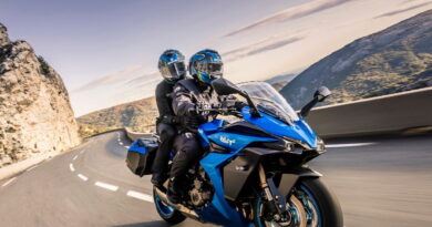 Suzuki GSX-S1000GT 2022 é lançada: desempenho de ‘naked’ em pacote ‘Sports Tourer’ suzuki gsx-s1000gt 2022