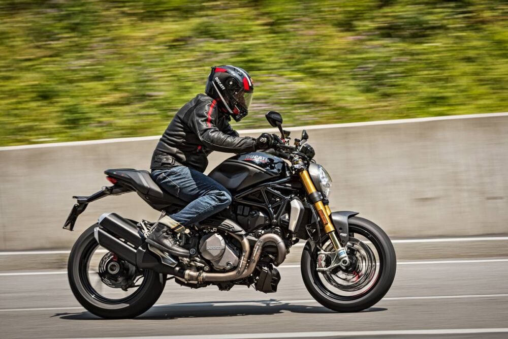 ducati monster 1200s