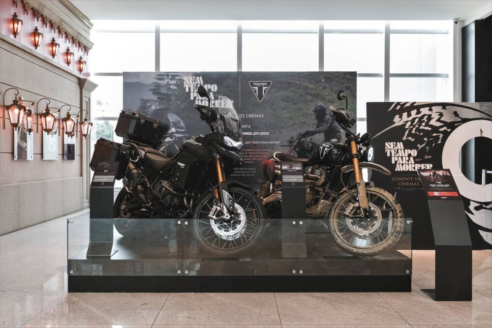 triumph james bond sem tempo para morrer