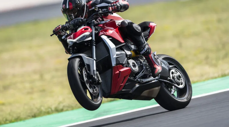 ducati streetfighter v2 2022 ação