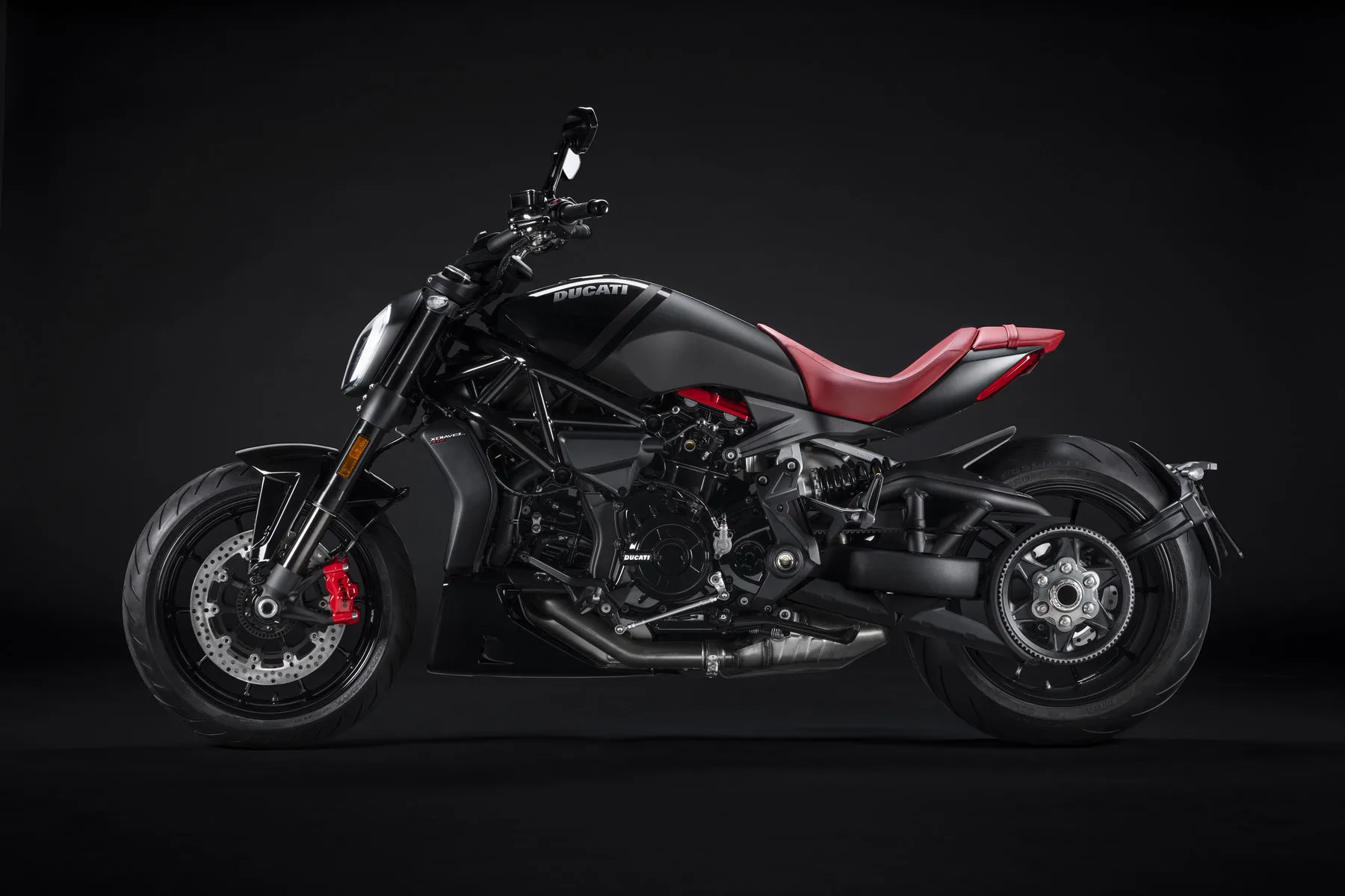 ducati xdiavel nera 2022 lateral esquerda