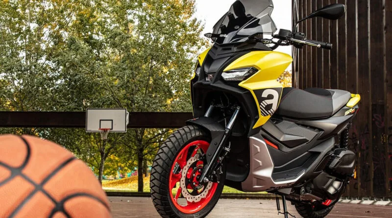 aprilia sr gt scooter