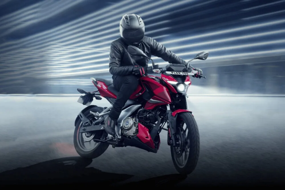 bajaj pulsar n160