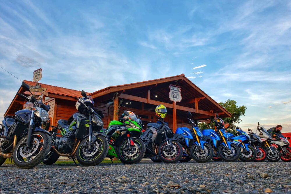 rústico moto bar