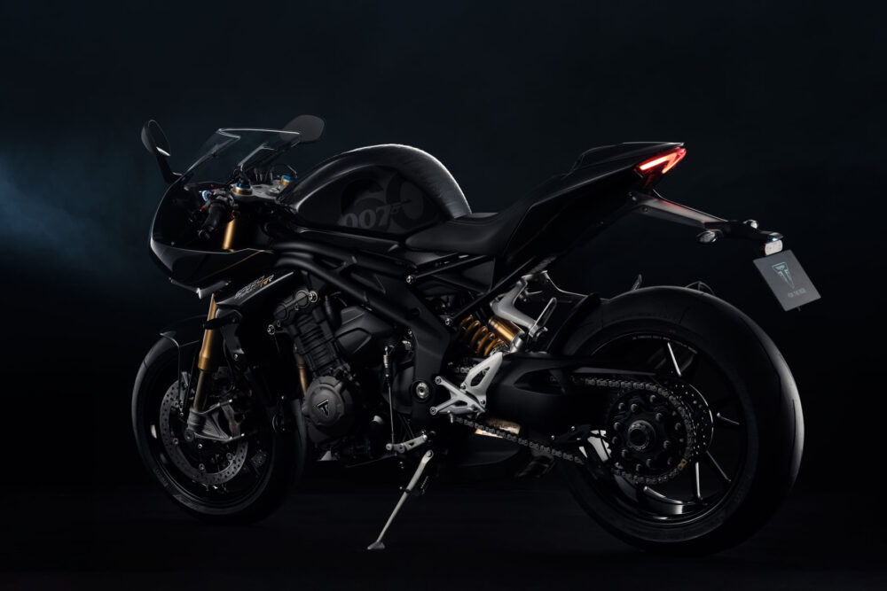 speed triple 1200 rr bond edition