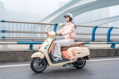 scooter com nome de marca de luxo