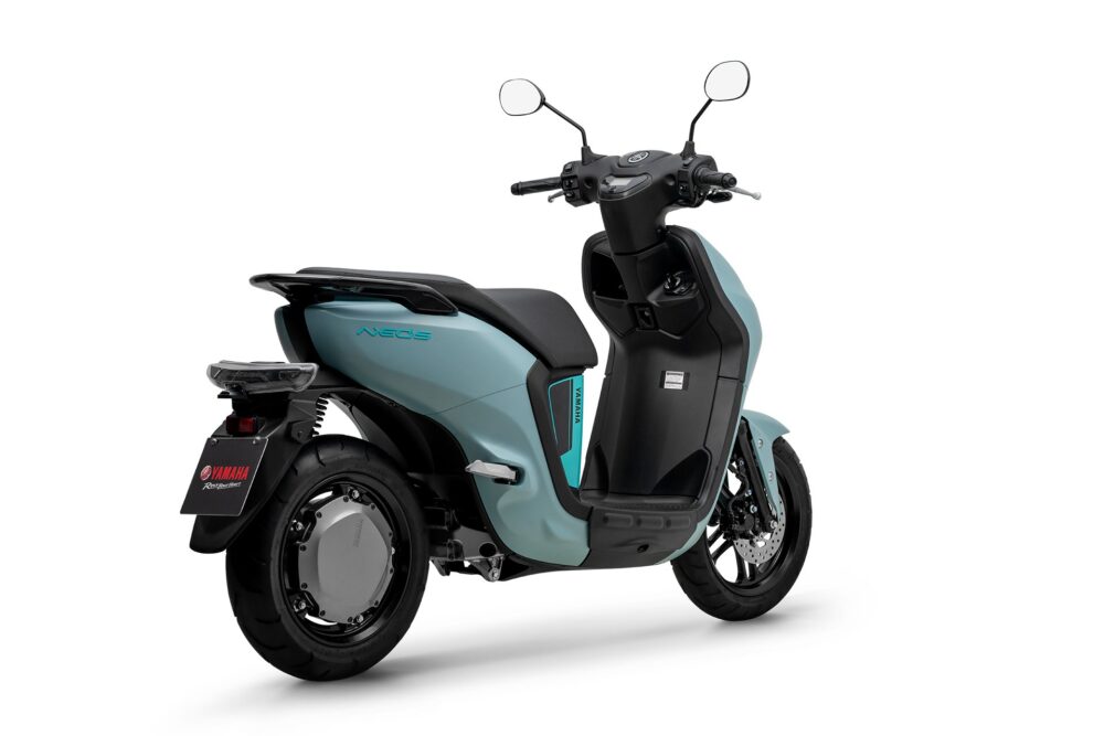 yamaha neo's connected