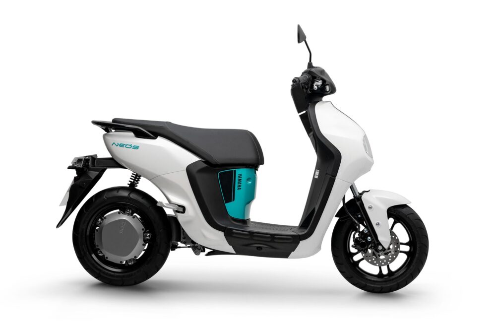 yamaha neo's connected