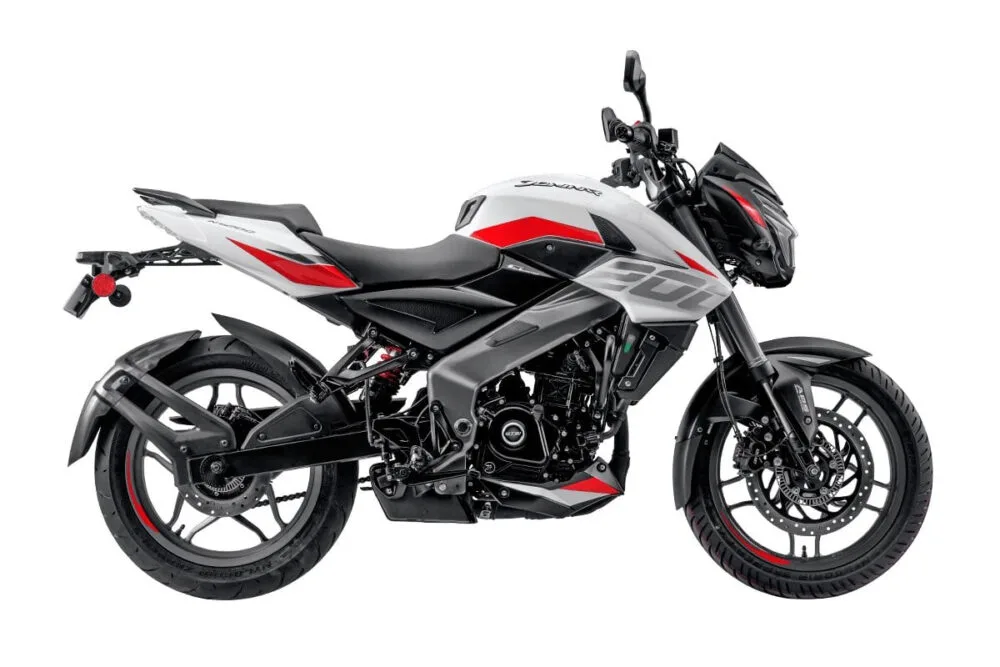dominar ns 200 2026