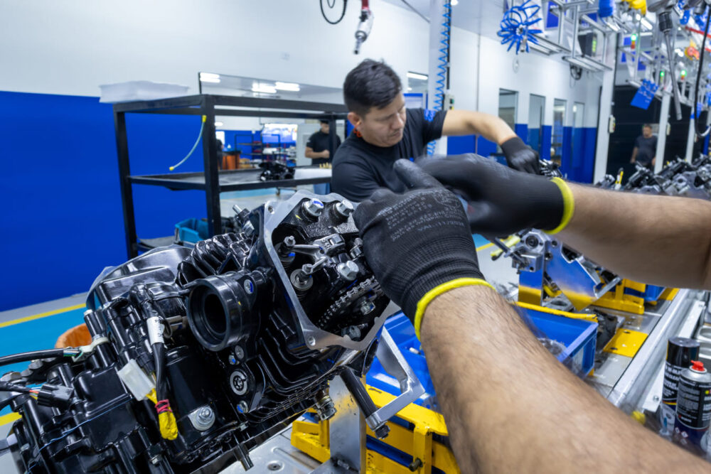 produção fábrica bajaj