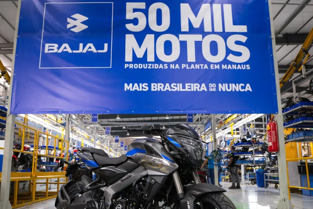 bajaj manaus