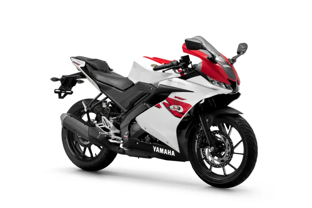 yamaha r15 70 anos