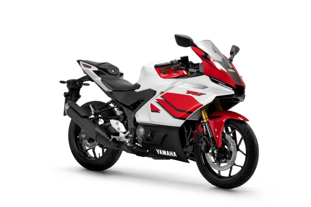 yamaha r3 70 anos