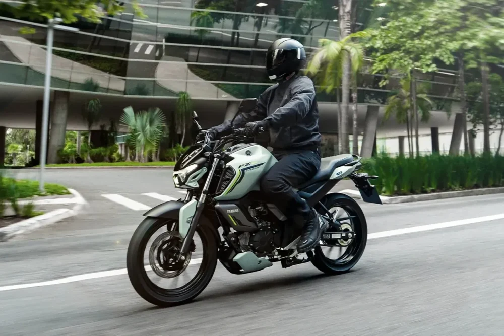 fz15 2027
